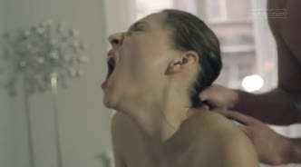 Доводит сучку до крика страстным сексом