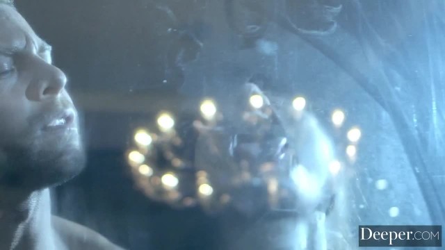 Красивую секретаршу киской натягивают на каменный стояк